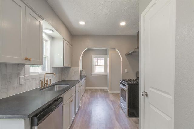 2301 N Kelham Avenue, Oklahoma City, OK 73111