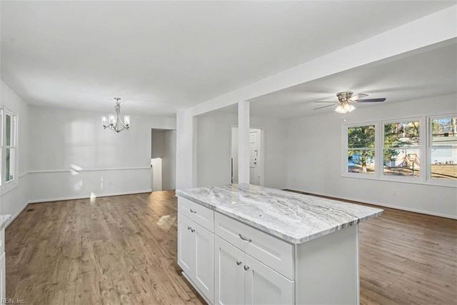 110 W Rexford DR, Newport News, VA 23608