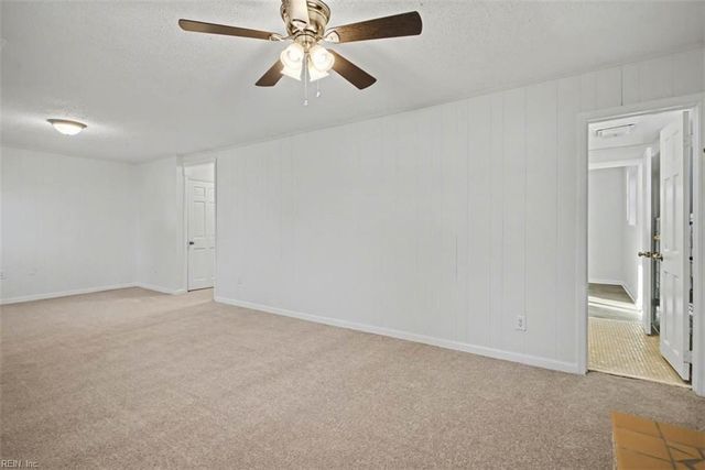 110 W Rexford DR, Newport News, VA 23608