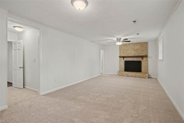 110 W Rexford DR, Newport News, VA 23608