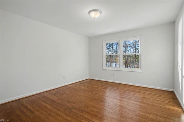 110 W Rexford DR, Newport News, VA 23608