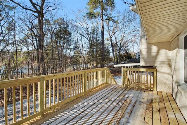 110 W Rexford DR, Newport News, VA 23608