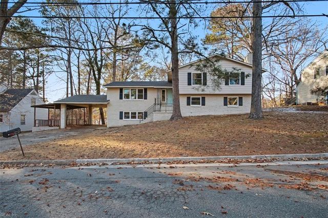 110 W Rexford DR, Newport News, VA 23608