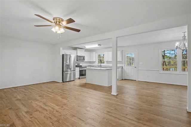 110 W Rexford DR, Newport News, VA 23608