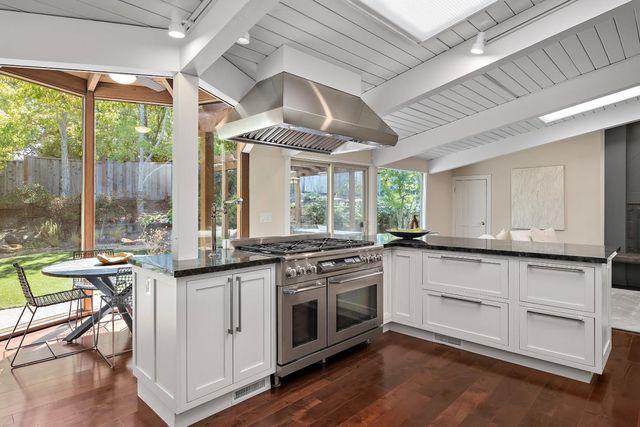 60 Linaria Way, Portola Valley, CA 94028