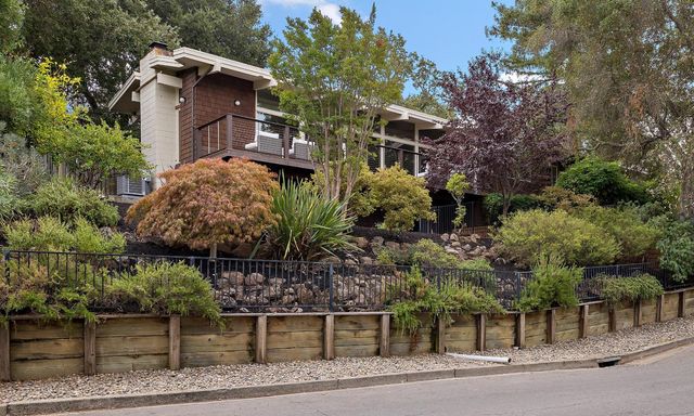 60 Linaria Way, Portola Valley, CA 94028