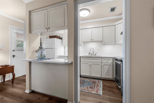 5032 Lake Shore Drive, Waco, TX 76710