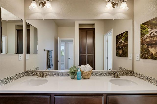 10430 Rubicon Ct, Grass Valley, CA 95949
