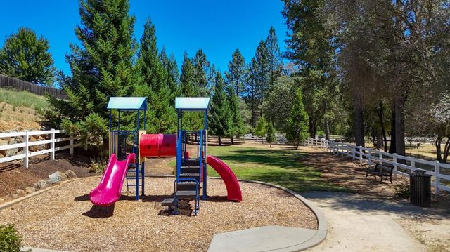 10430 Rubicon Ct, Grass Valley, CA 95949