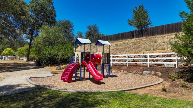 10430 Rubicon Ct, Grass Valley, CA 95949