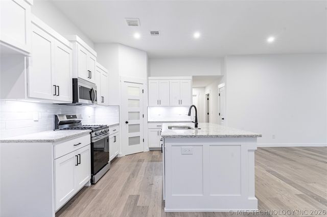 2524 W Main Street, Collinsville, OK 74021