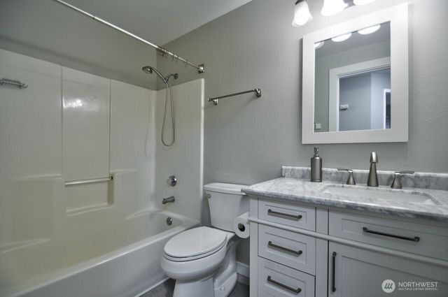 4201 Arbor Court SE, Lacey, WA 98503