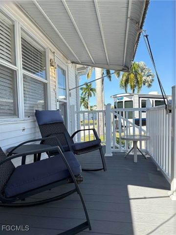 11207 Sunglow LN Y2, Fort Myers, FL 33908