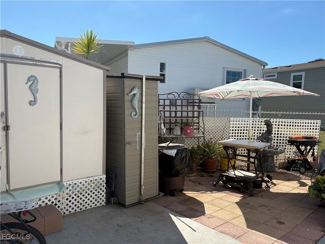 11207 Sunglow LN Y2, Fort Myers, FL 33908