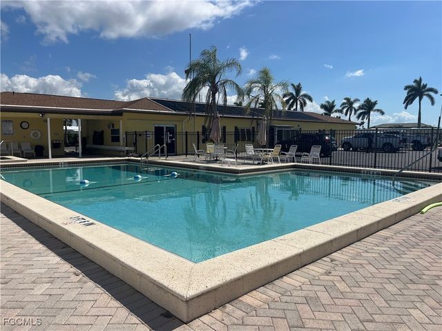 11207 Sunglow LN Y2, Fort Myers, FL 33908