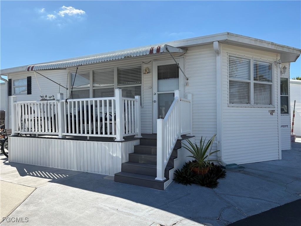 11207 Sunglow LN Y2, Fort Myers, FL 33908