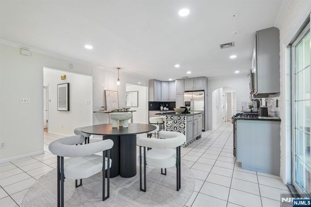 15 Bethany Circle, Closter, NJ 07624