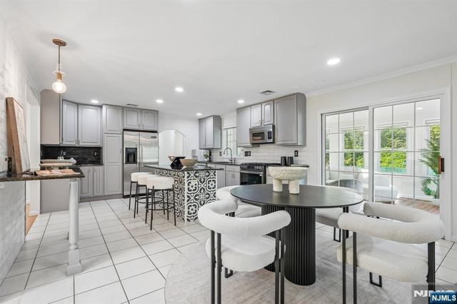 15 Bethany Circle, Closter, NJ 07624