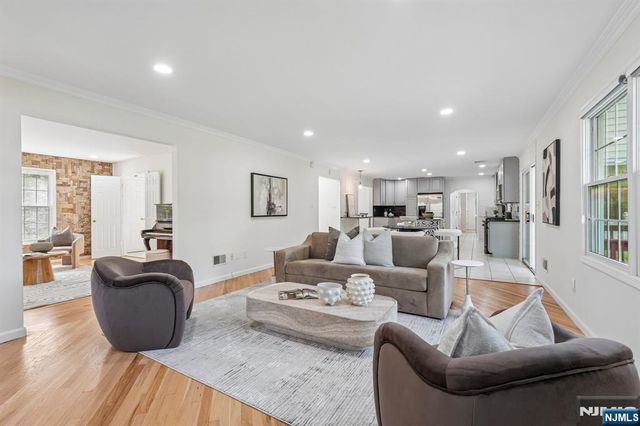 15 Bethany Circle, Closter, NJ 07624