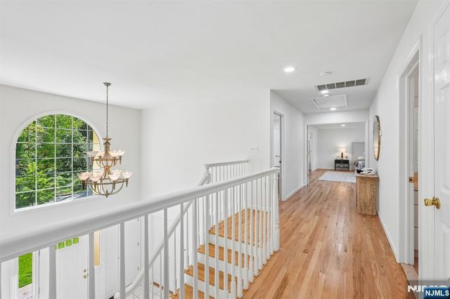 15 Bethany Circle, Closter, NJ 07624