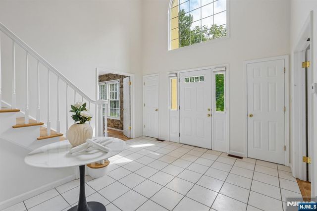 15 Bethany Circle, Closter, NJ 07624