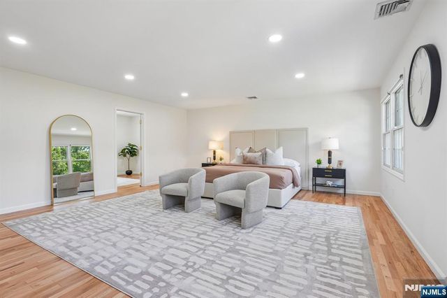 15 Bethany Circle, Closter, NJ 07624