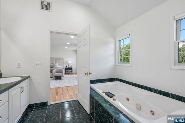 15 Bethany Circle, Closter, NJ 07624