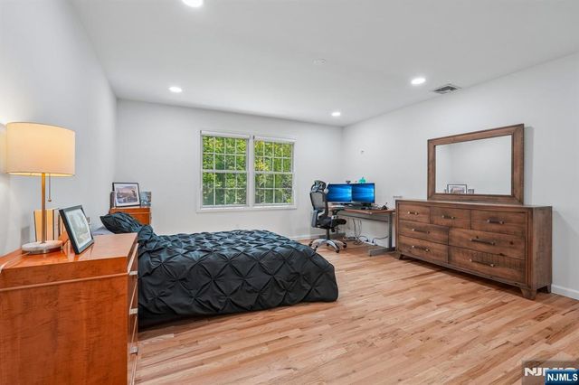 15 Bethany Circle, Closter, NJ 07624
