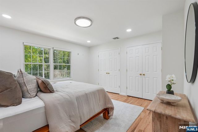 15 Bethany Circle, Closter, NJ 07624
