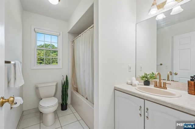 15 Bethany Circle, Closter, NJ 07624