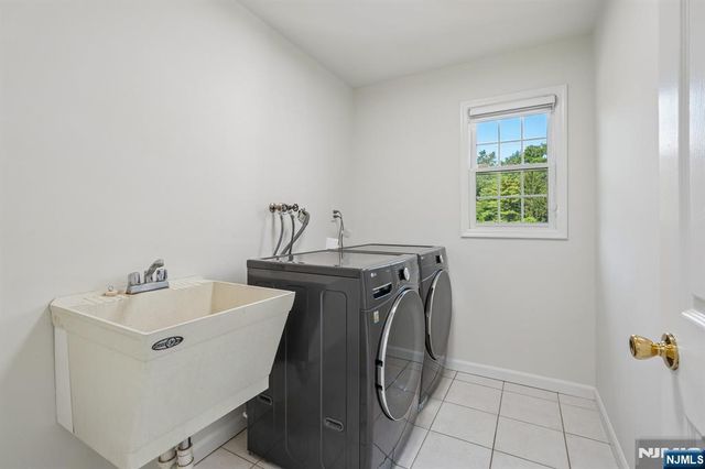 15 Bethany Circle, Closter, NJ 07624