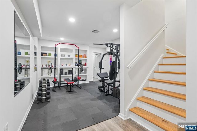 15 Bethany Circle, Closter, NJ 07624