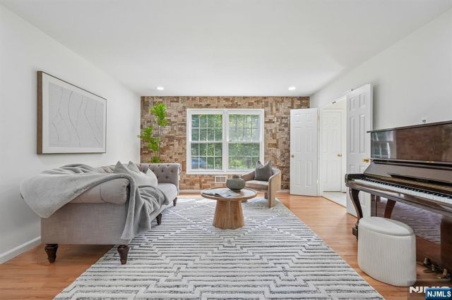 15 Bethany Circle, Closter, NJ 07624