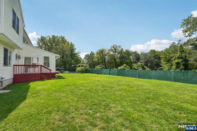 15 Bethany Circle, Closter, NJ 07624