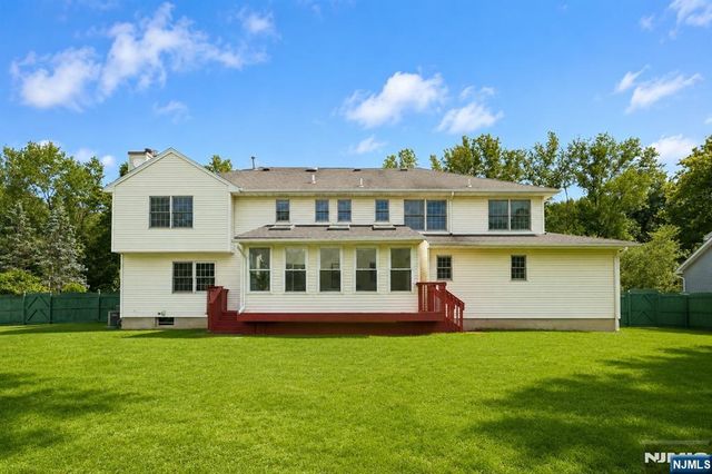 15 Bethany Circle, Closter, NJ 07624