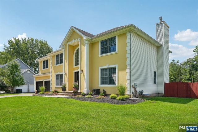 15 Bethany Circle, Closter, NJ 07624