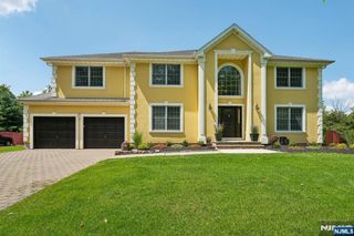15 Bethany Circle, Closter, NJ 07624