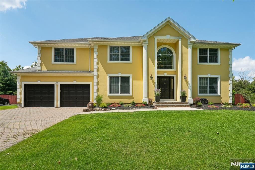 15 Bethany Circle, Closter, NJ 07624