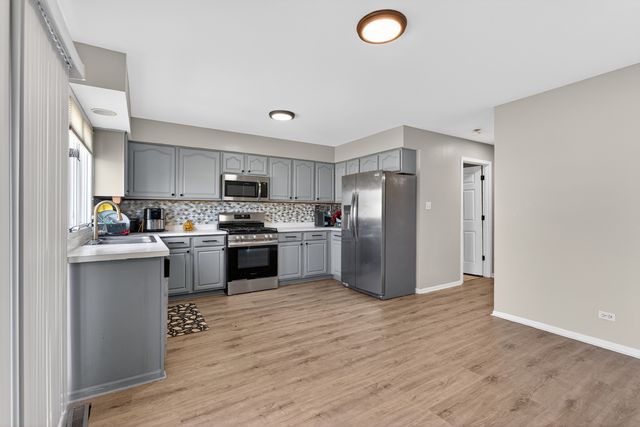 24556 S Independence Boulevard, Crete, IL 60417