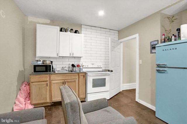 1444 MARKET ST, Harrisburg, PA 17103