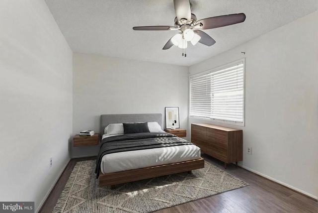 2412 SOUTHGATE SQ, Reston, VA 20191