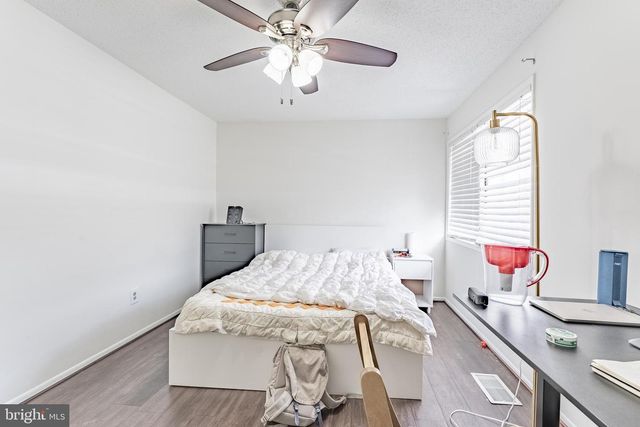 2412 SOUTHGATE SQ, Reston, VA 20191