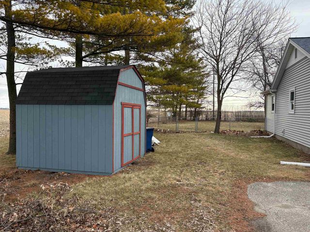 2688 N Portsmouth Road, Saginaw, MI 48601