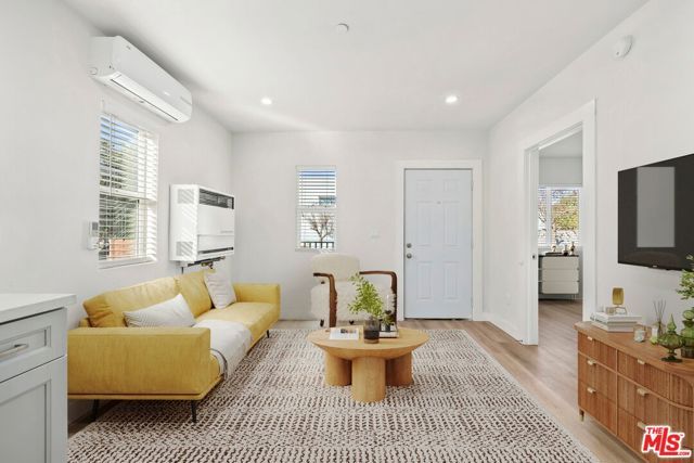 1038 E 53rd Street, Los Angeles, CA 90011