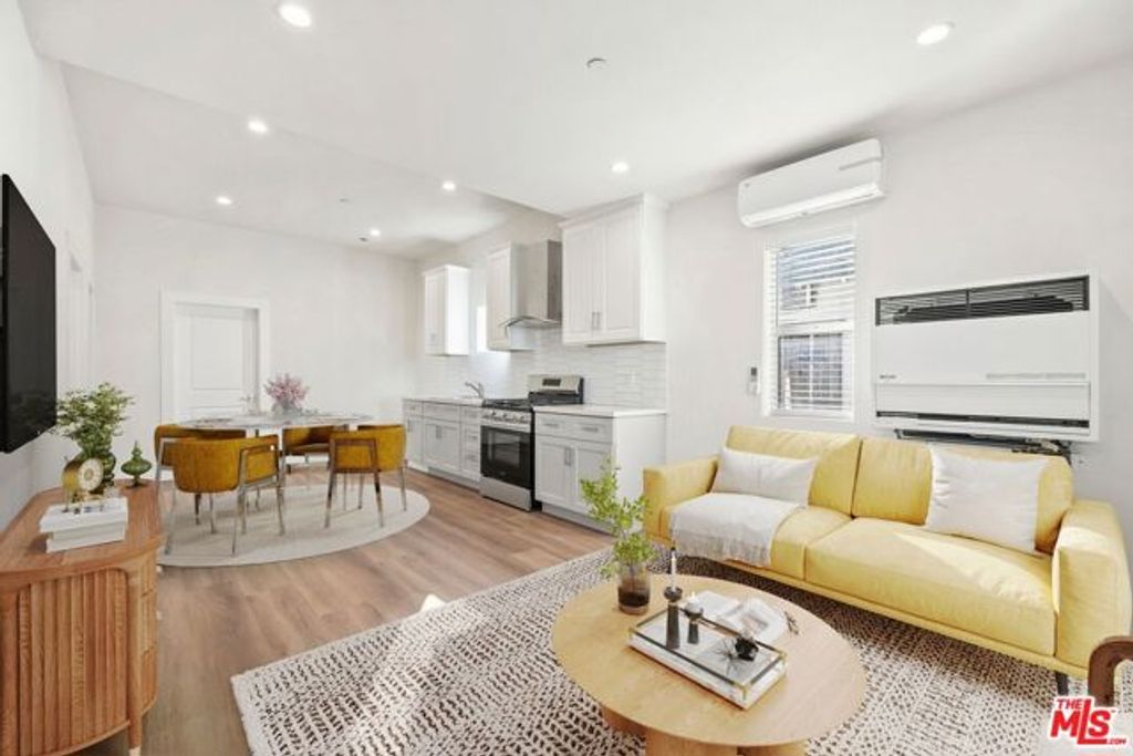 1038 E 53rd Street, Los Angeles, CA 90011