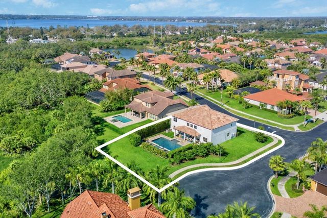 302 COCO PLUM COURT, Oldsmar, FL 34677