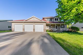 227 Woodhaven Lane, Mankato, MN 56001