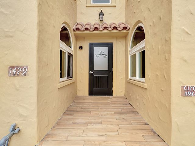 1429 19th Place 4, Vero Beach, FL 32960