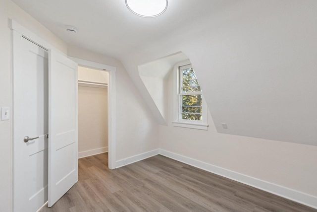 10121 W Bungalow PARKWAY, Milwaukee, WI 53214