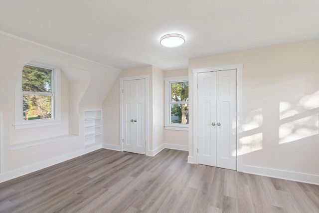 10121 W Bungalow PARKWAY, Milwaukee, WI 53214